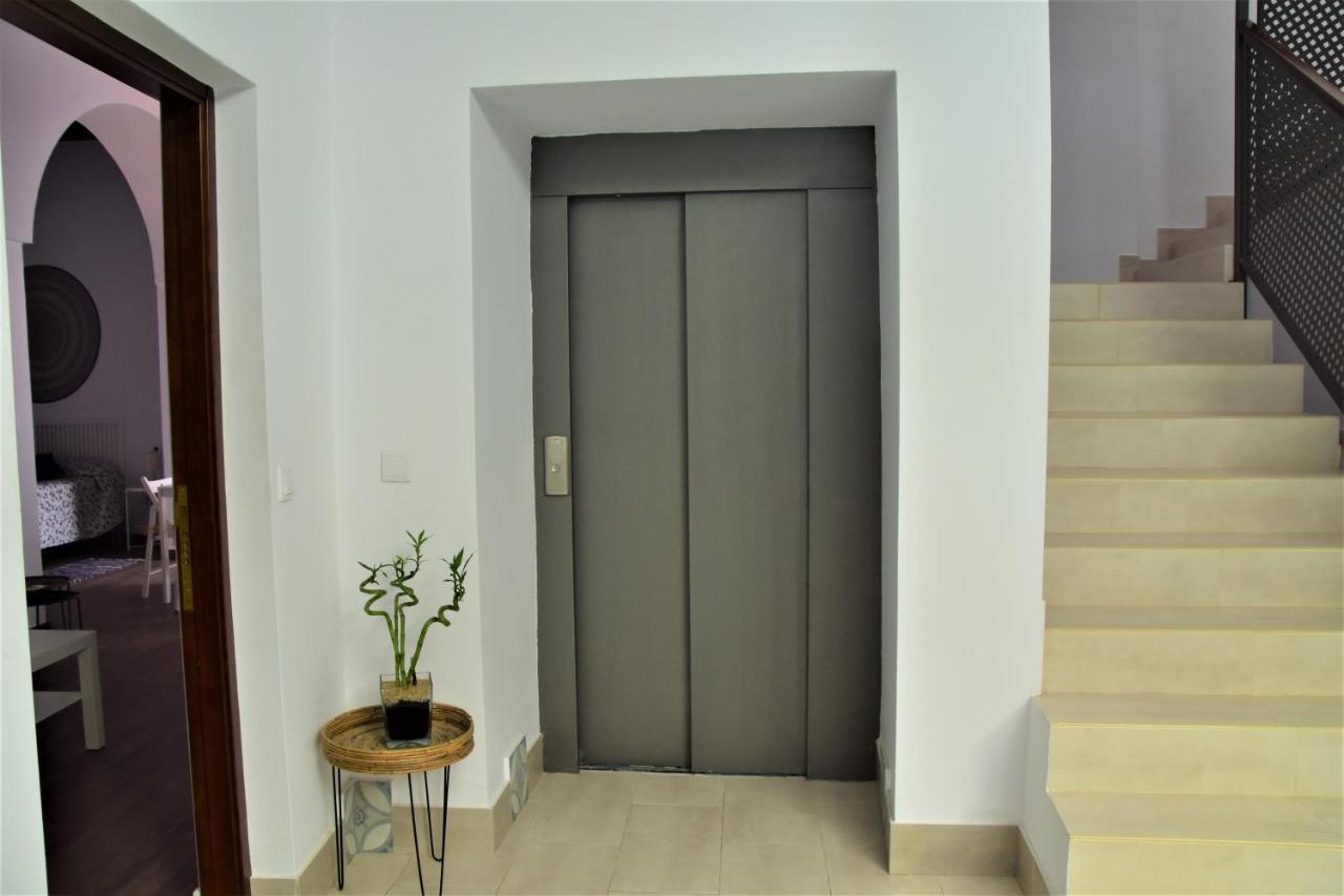 Apartamentos Turisticos Mamelon Jerez de la Frontera Esterno foto